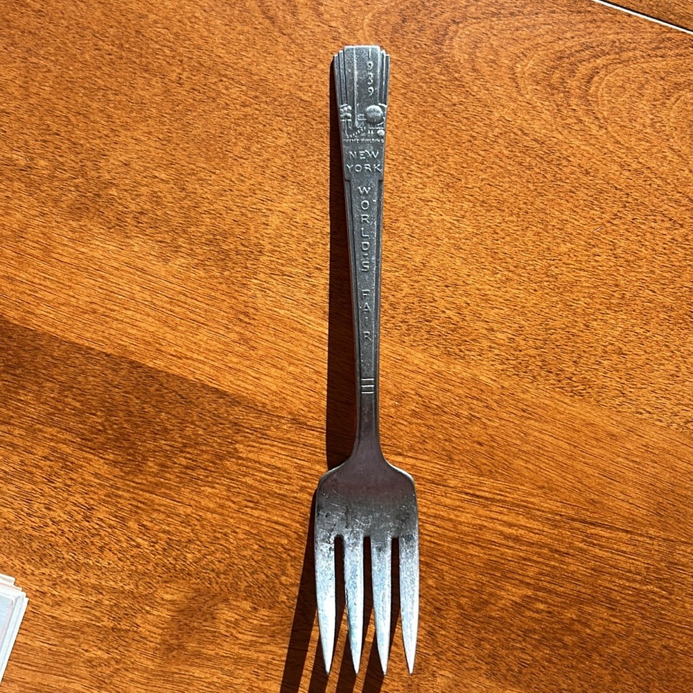 Charlie McCarthy vintage spoon and worlds fair 1939 fork - Picture 5 of 6
